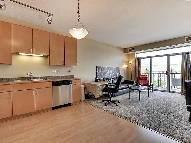 2600 University Ave SE #418 — Photo 4