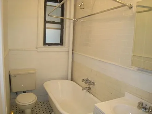 Rented by Metropolitan Equities | media 28