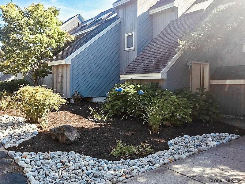 3rd image of 10 JUNIPER HILL Drive