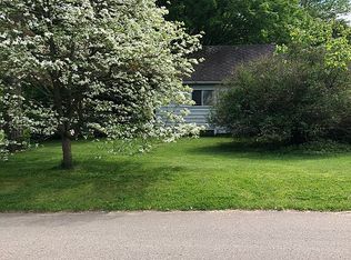 8113 Newells Ln, Portage, MI 49002