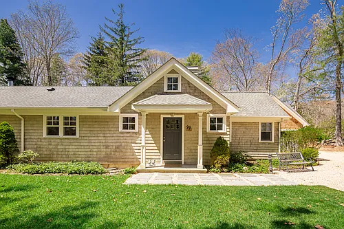 99 Oak Ln Photo 1