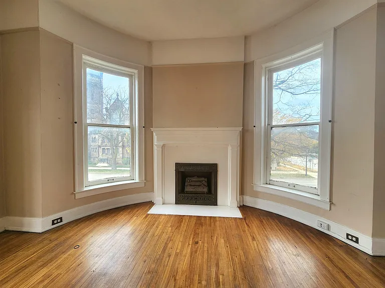 814 Center Ave #D — Photo 3
