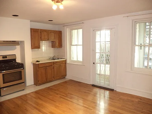 Rented by L.Nelson & Associates | media 7