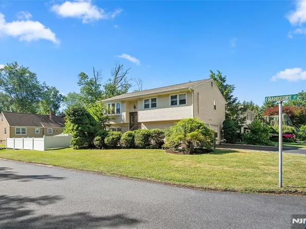 212 Frankfort Ave, Northvale, NJ 07647
