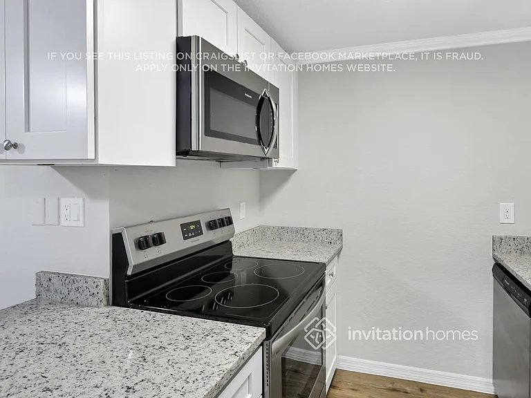 431 Floridana Dr — Photo 10