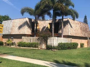 162 Woodland Rd, Palm Springs, FL 33461