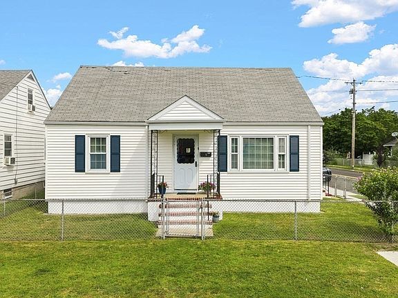 2nd image of 5 Brewster St