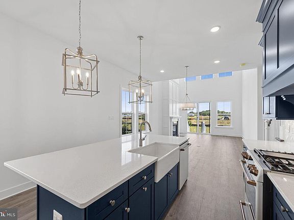 5th image of 22405 Langford Ln