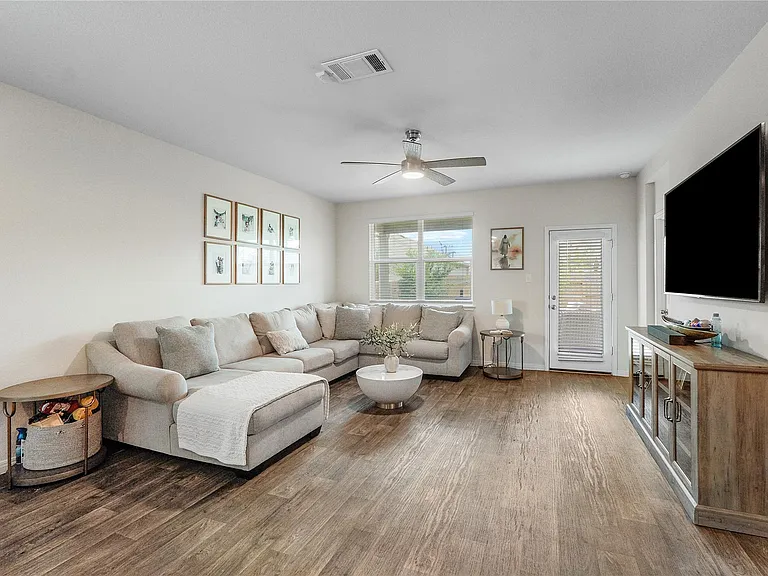 217 Evergreen Sumac Loop — Photo 9