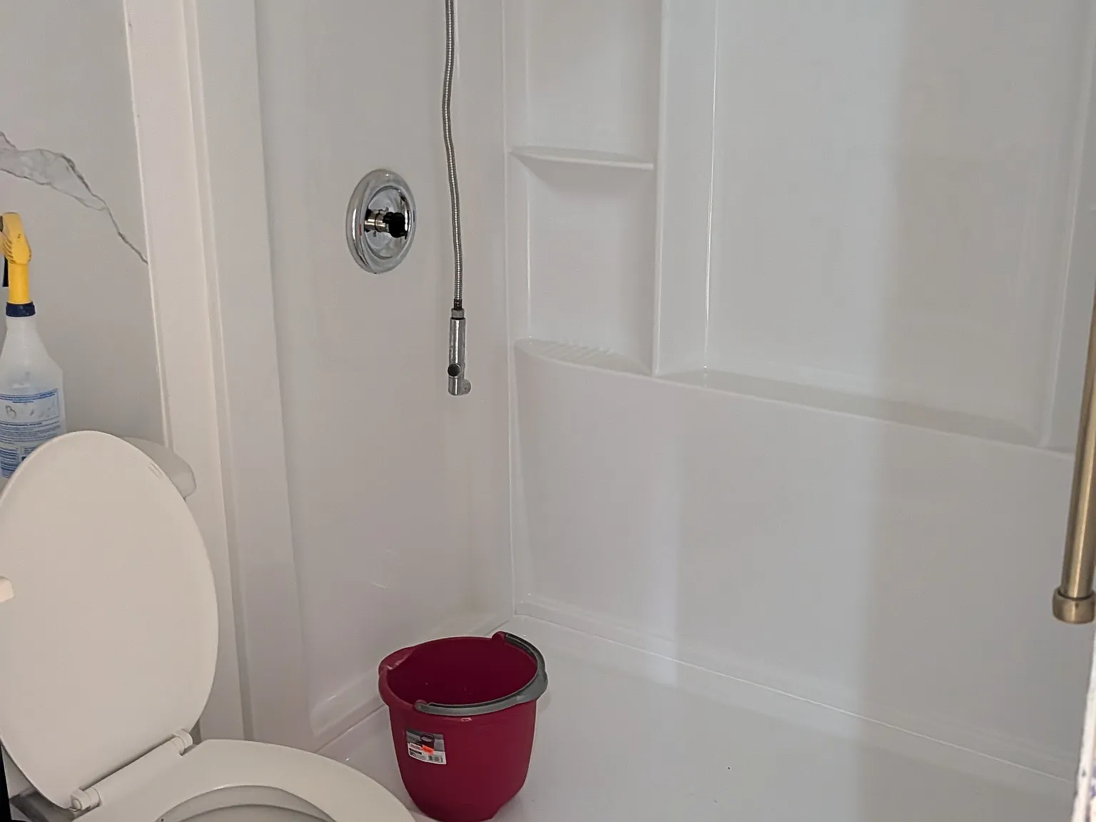4 bed, 1918 sqft, $2,200 — Photo 2