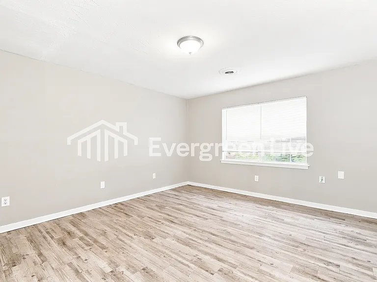 2839 Fallbrook Dr — Photo 10