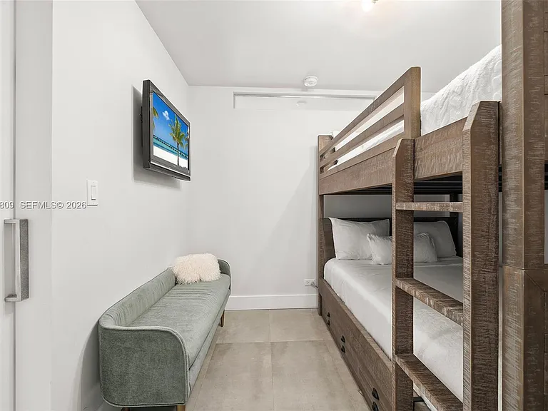 2301 Collins Ave #1533 — Photo 4