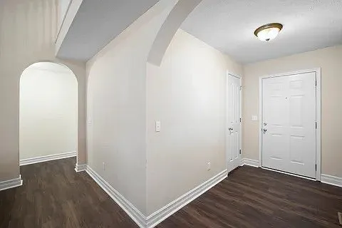 1143 S Elmwood Ave — Photo 6