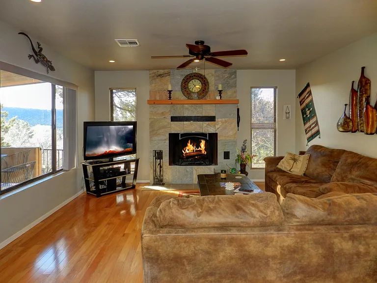 385 Coffee Pot Dr — Photo 15