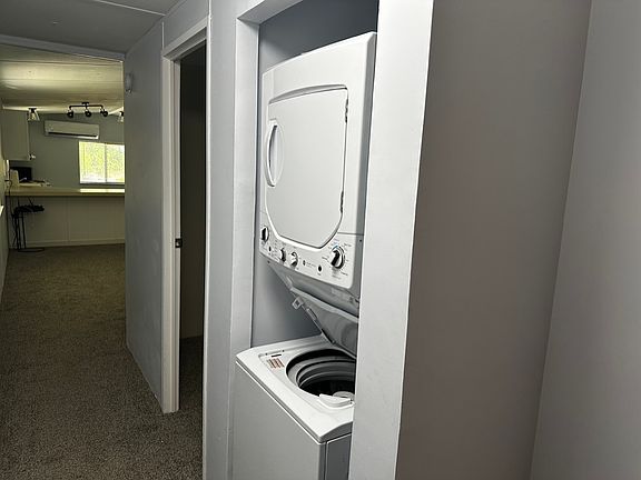 Washer and dryer invluded