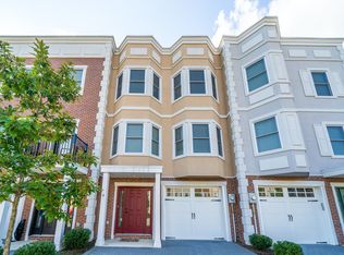 4 Stonybrook Cir, Fairfield, NJ 07004