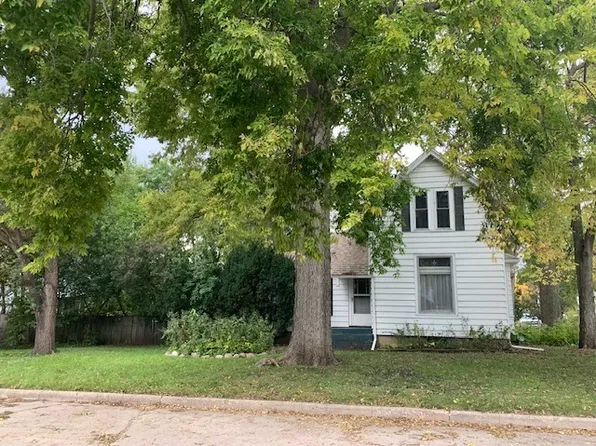 203 Leland St, Ottawa, IL 61350