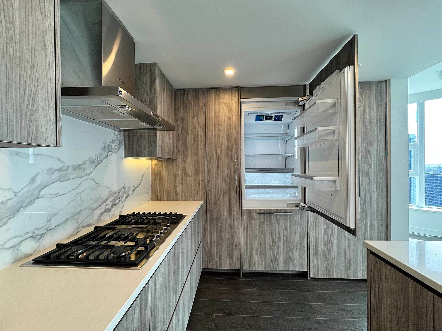 1 bed, 566 sqft, $2,000 — Photo 3