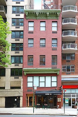 2nd image of 127 E 34th St #301