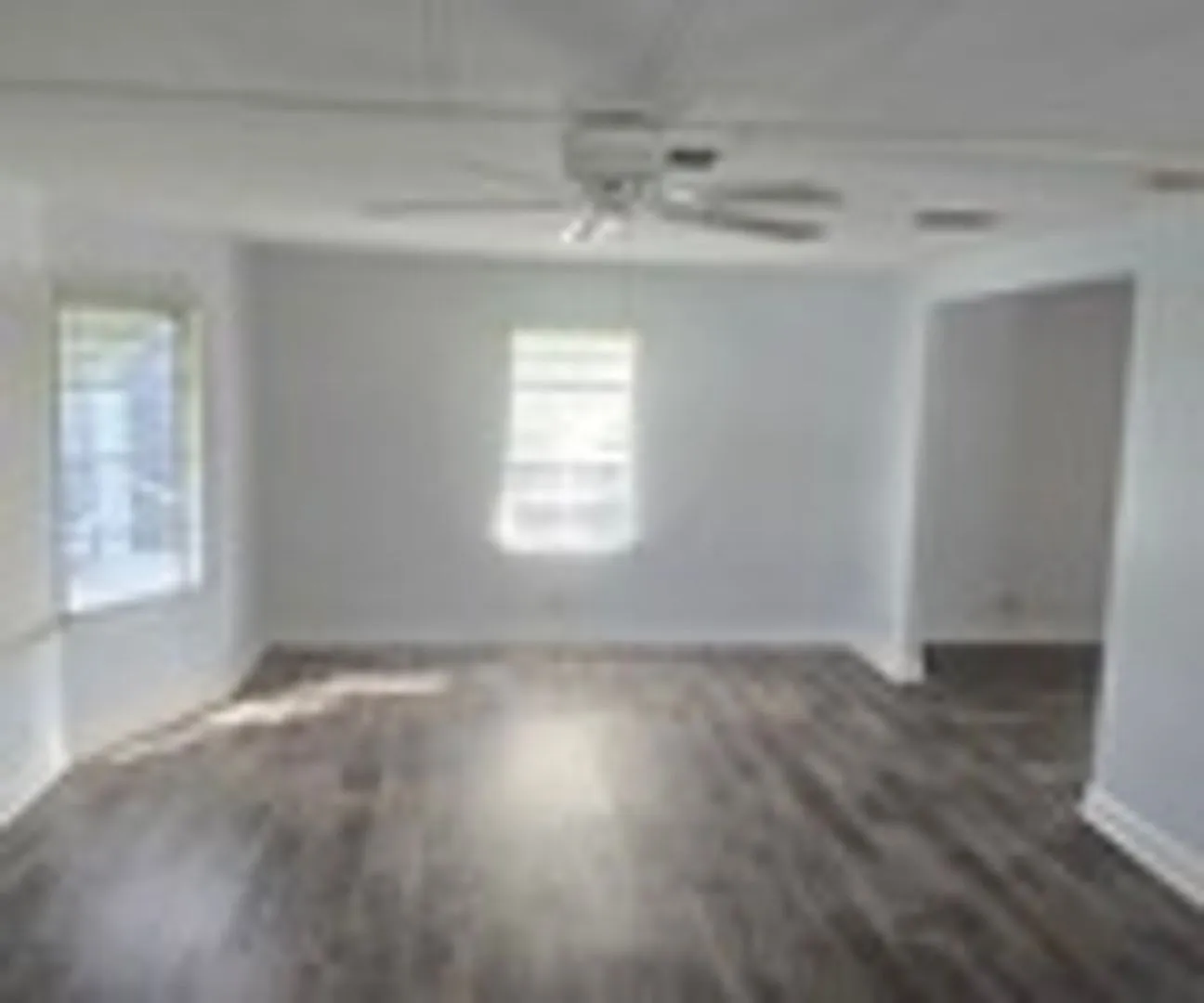 Beautiful 2 Bed / 2.5 Bath Two-Story Duplex Apartment — Photo 4