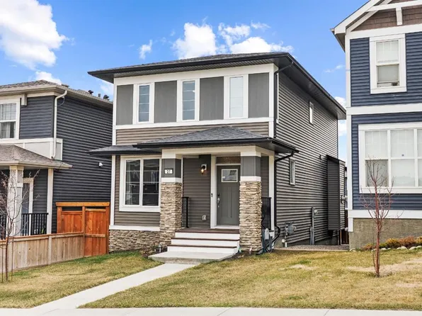 27 E Heritage Rise, Cochrane, AB T4C 2R4