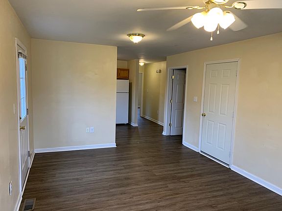 2nd image of 809 Cobbler Ln E