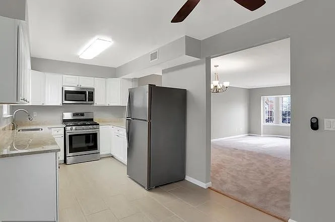 12312 Sleepy Lake Ct — Photo 7