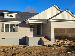 40 Meadow Ridge Rd, Franklin, NC 28734