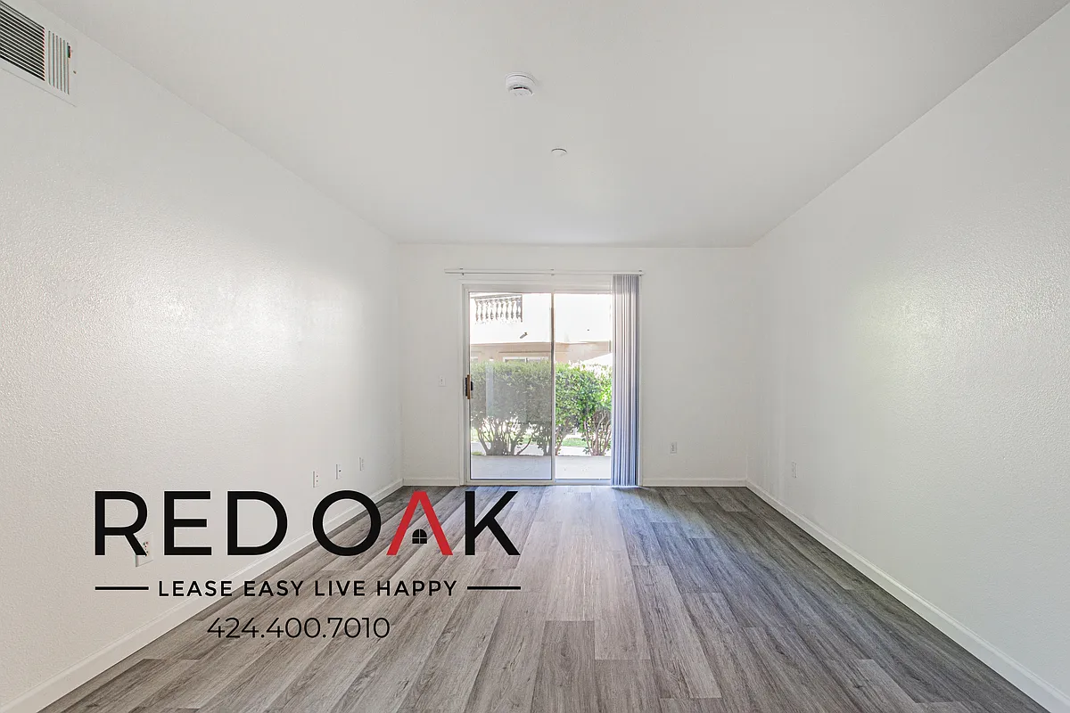 Building Photo - 32325 S Pasadena St #203