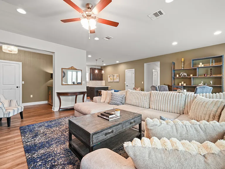 10121 Forest Grove Dr — Photo 6