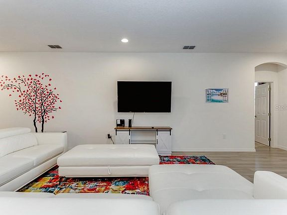 4th image of 6028 Broad Oak Dr