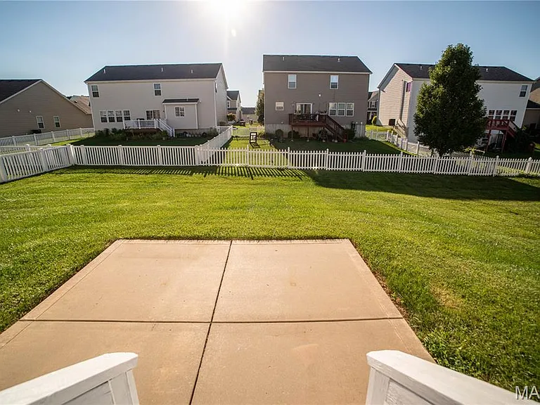84 Brighton Park Dr — Photo 33