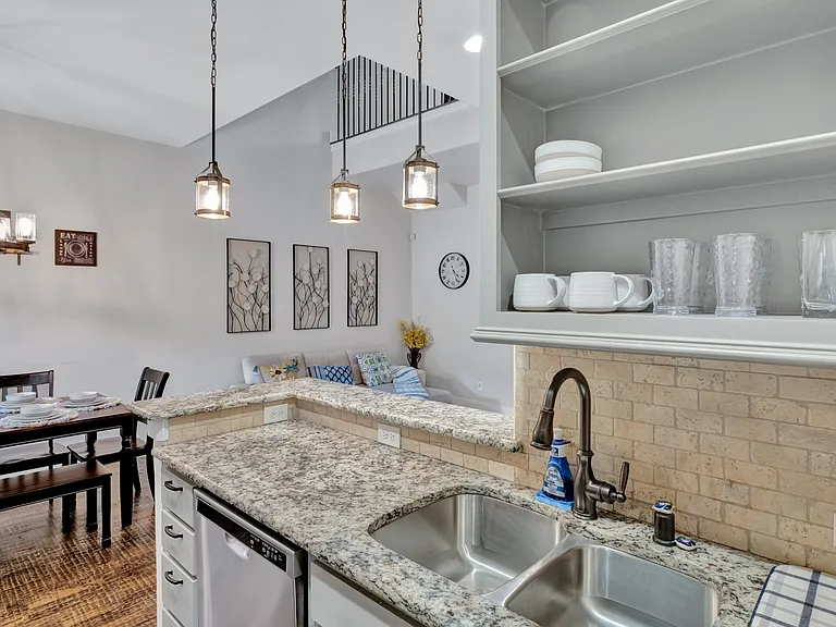 3017 Solana Cir — Photo 8