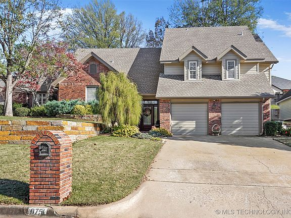 2nd image of 8751 S College Pl