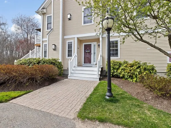 208 Rembrandt Way #208, Abington, MA 02351