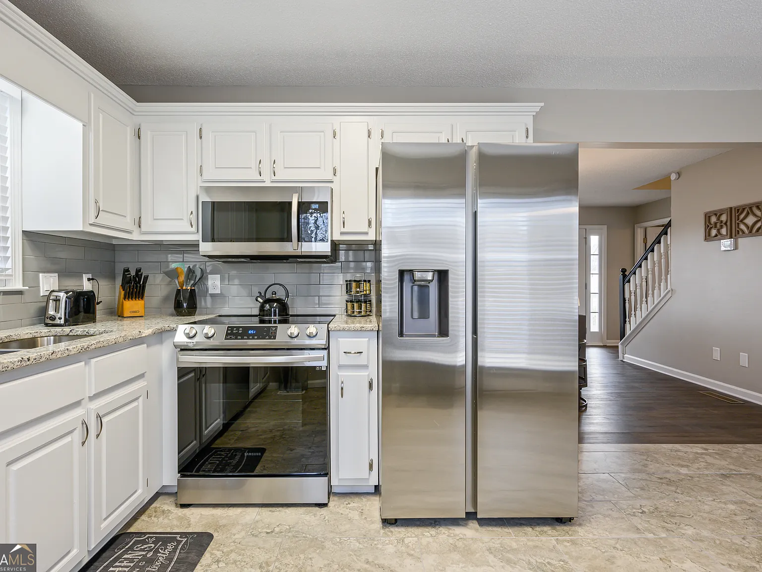 3 bed, 2.0 bath, $4,392 — Photo 4