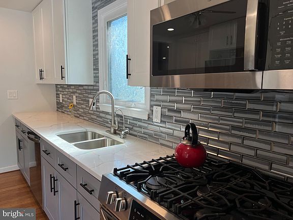 4th image of 19 Kellington Dr