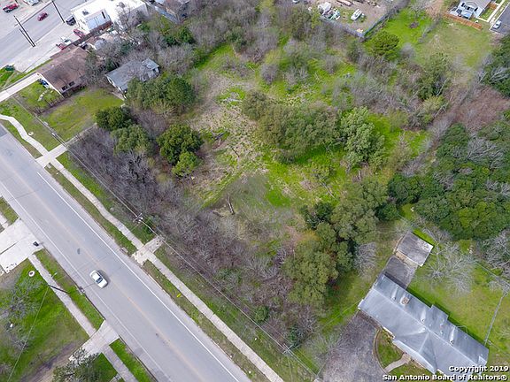 2nd image of 511 Hot Wells Blvd