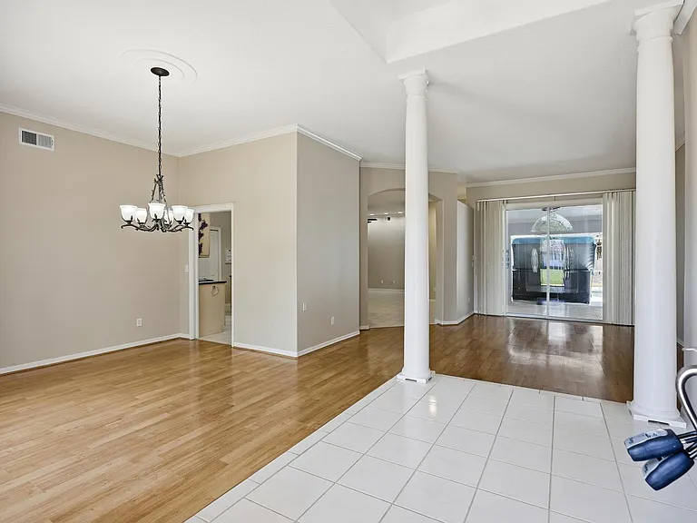 20 Woodford Ln — Photo 6