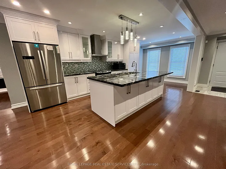 18 Sir Gawaine Pl — Photo 3