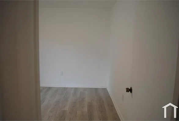 3 bed, 1400 sqft, $3,330 — Photo 4