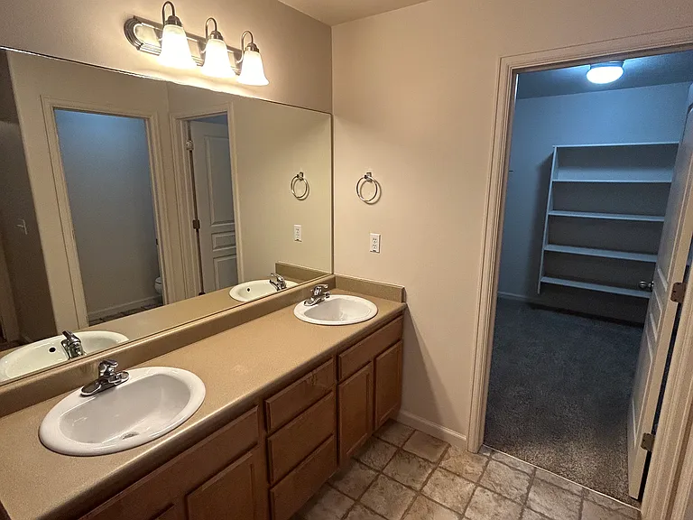 1394 W Stone Meadow Dr — Photo 5