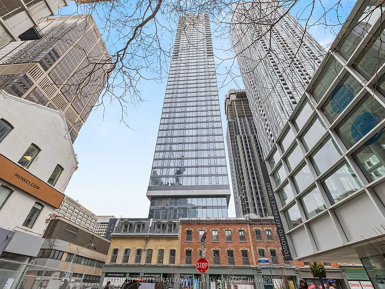 8 Cumberland St #502 — Photo 2