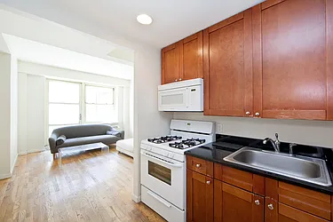 Rented by R New York