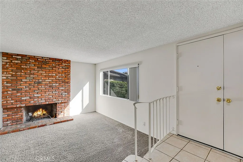 4 bed, 2.5 bath, 2160 sqft, $4,250 — Photo 4