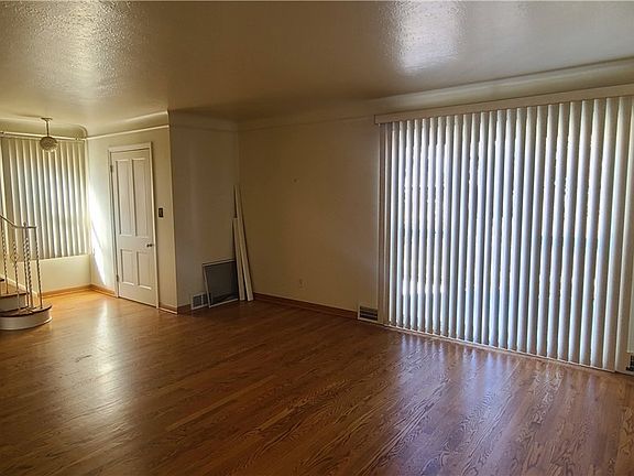 3rd image of 3638 Antisdale Ave