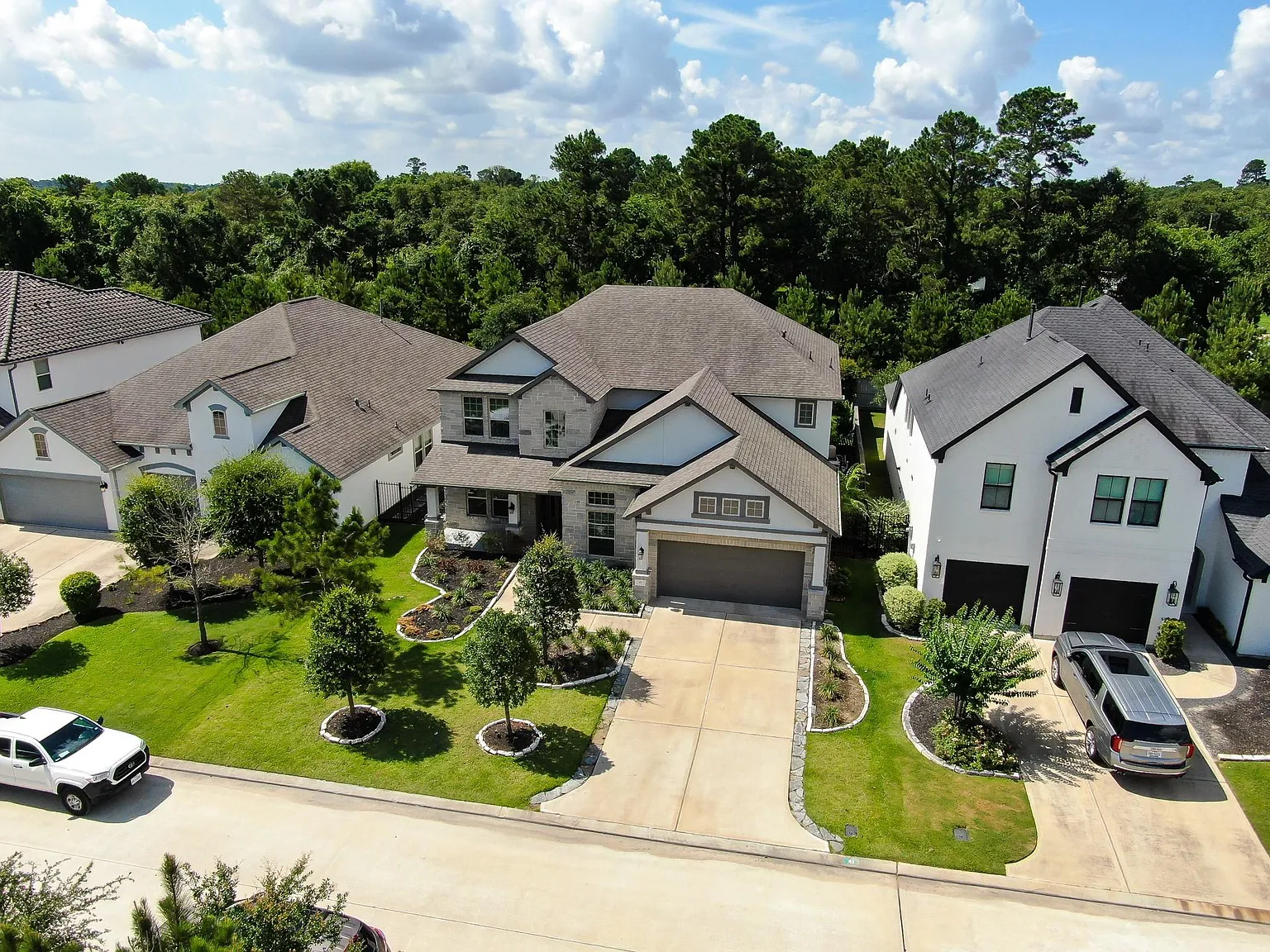 5 bed, 4.5 bath, 3928 sqft, $5,499 — Photo 4