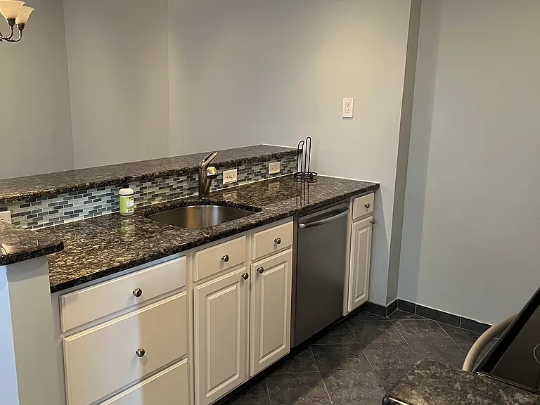 1706 Green St #2R — Photo 5