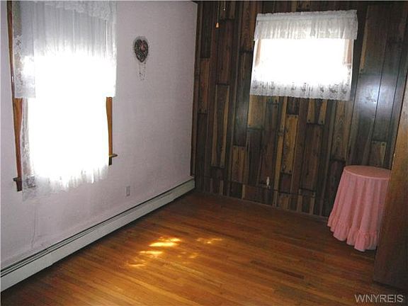 5th image of 92 Franklin Ave