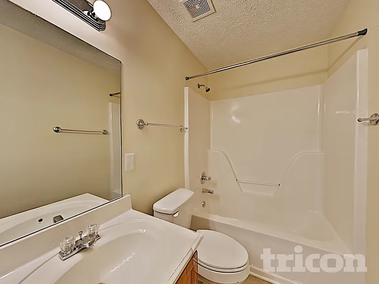 3013 Weybridge Dr — Photo 11
